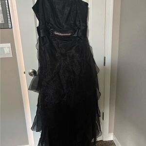Elegant Black Evening /prom Gown